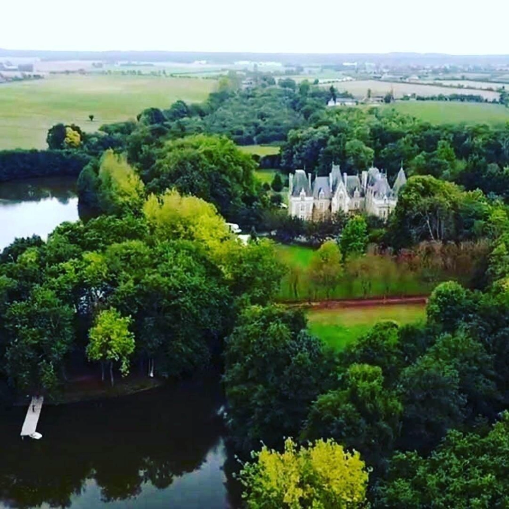 Chateau Allure du Lac - @chateauallure - Loire Valley