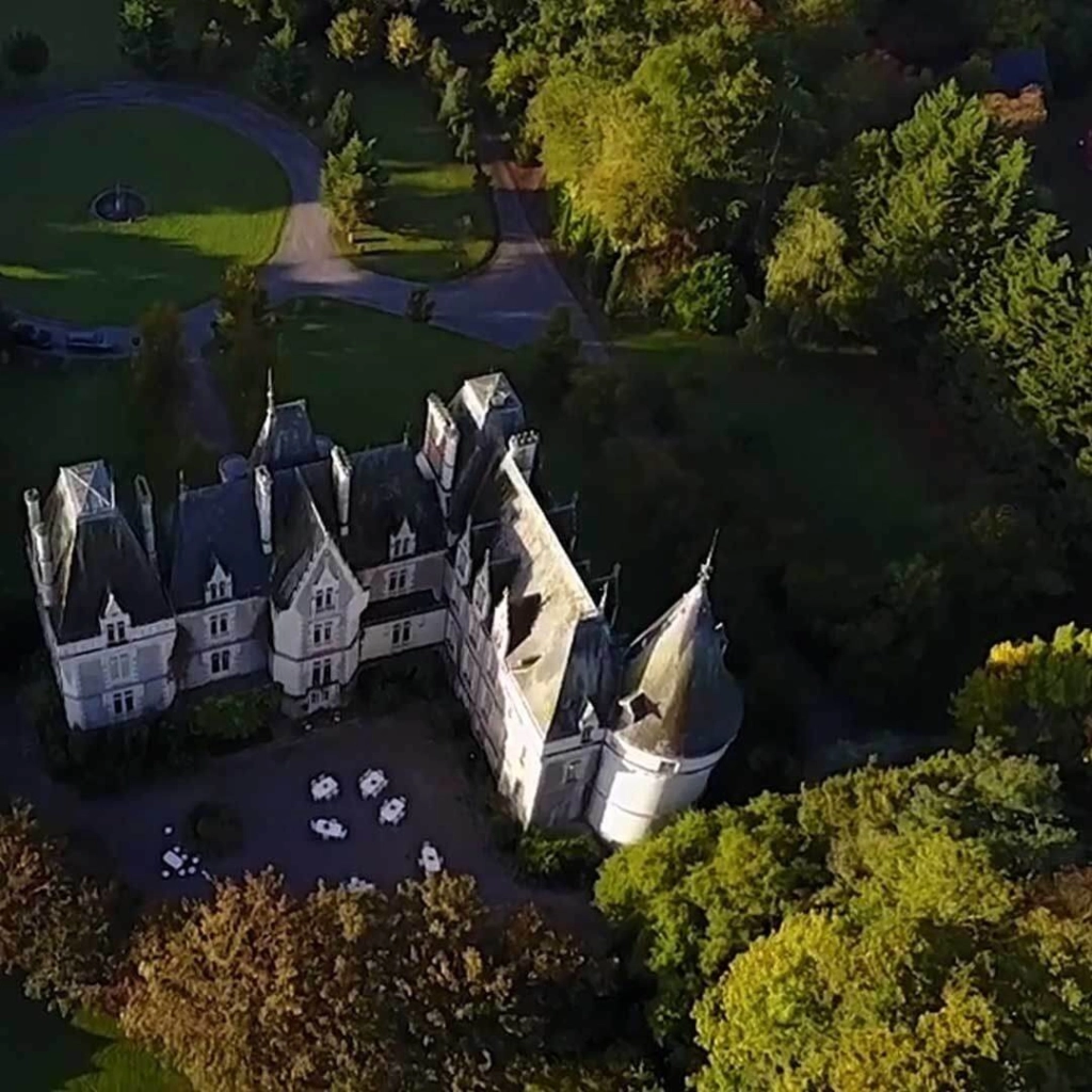 Chateau Allure du Lac - @chateauallure - Loire Valley