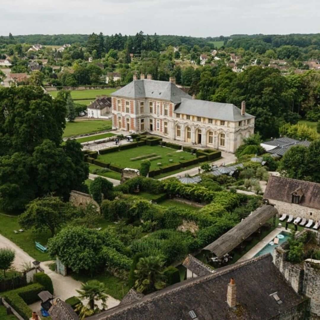 Chateau de Vallery - @chateaudevallery - Paris