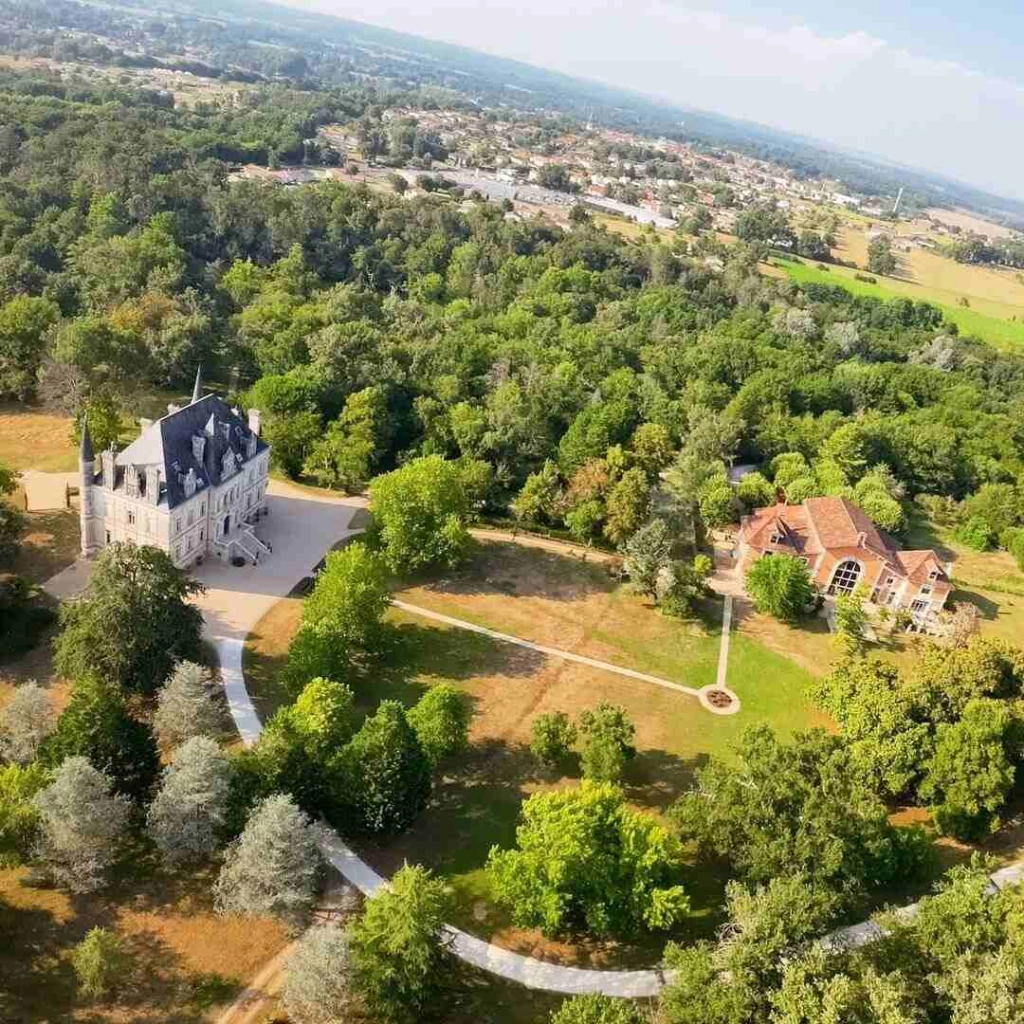 Chateau de la Valouze - @chateaudelavalouze - Bordeaux