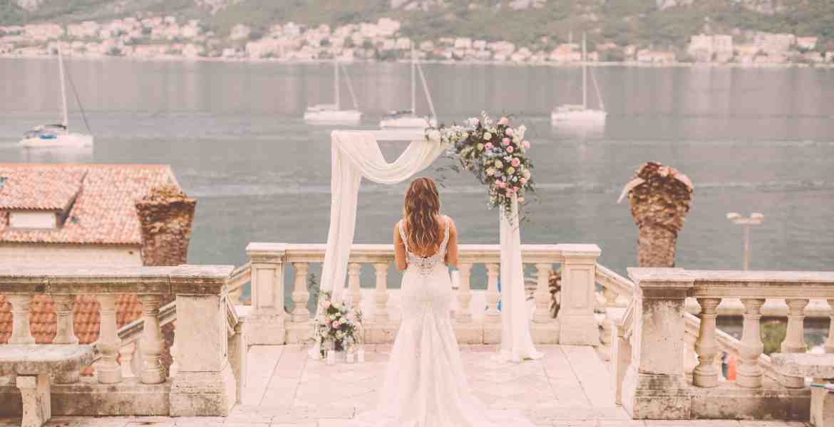 Yes.Wedding - Finding the Perfect Destination Wedding Dress - Essential Tips